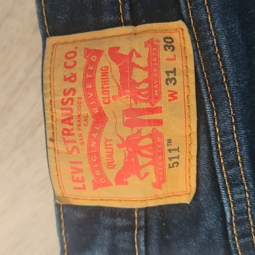 Levi's 511 Men's 31x30 Dark Blue Straight Jeans - Picture 3 of 5